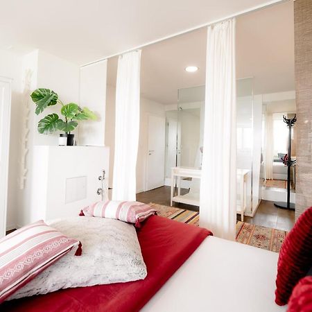 Business Sleeping Place Apartment โรลเลอ ภายนอก รูปภาพ