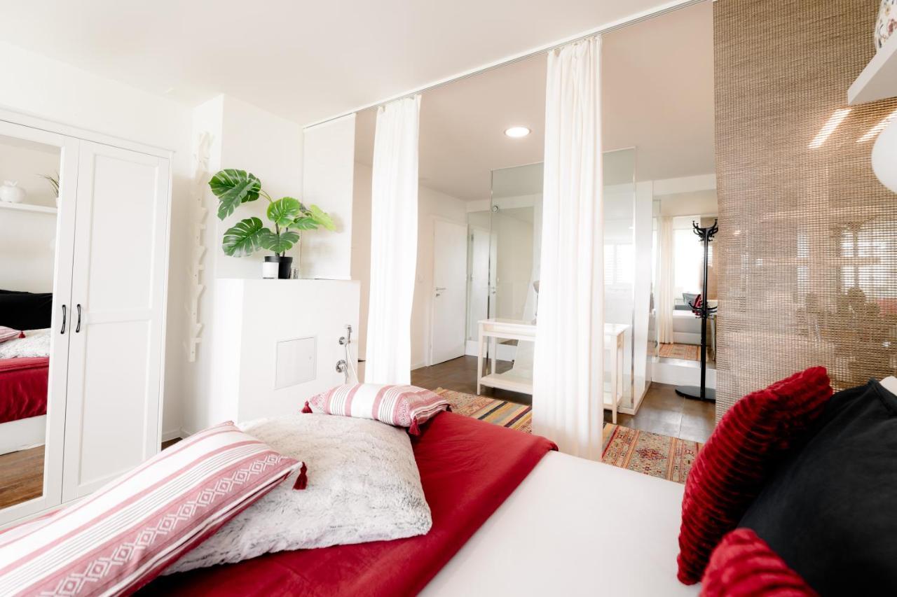 Business Sleeping Place Apartment โรลเลอ ภายนอก รูปภาพ